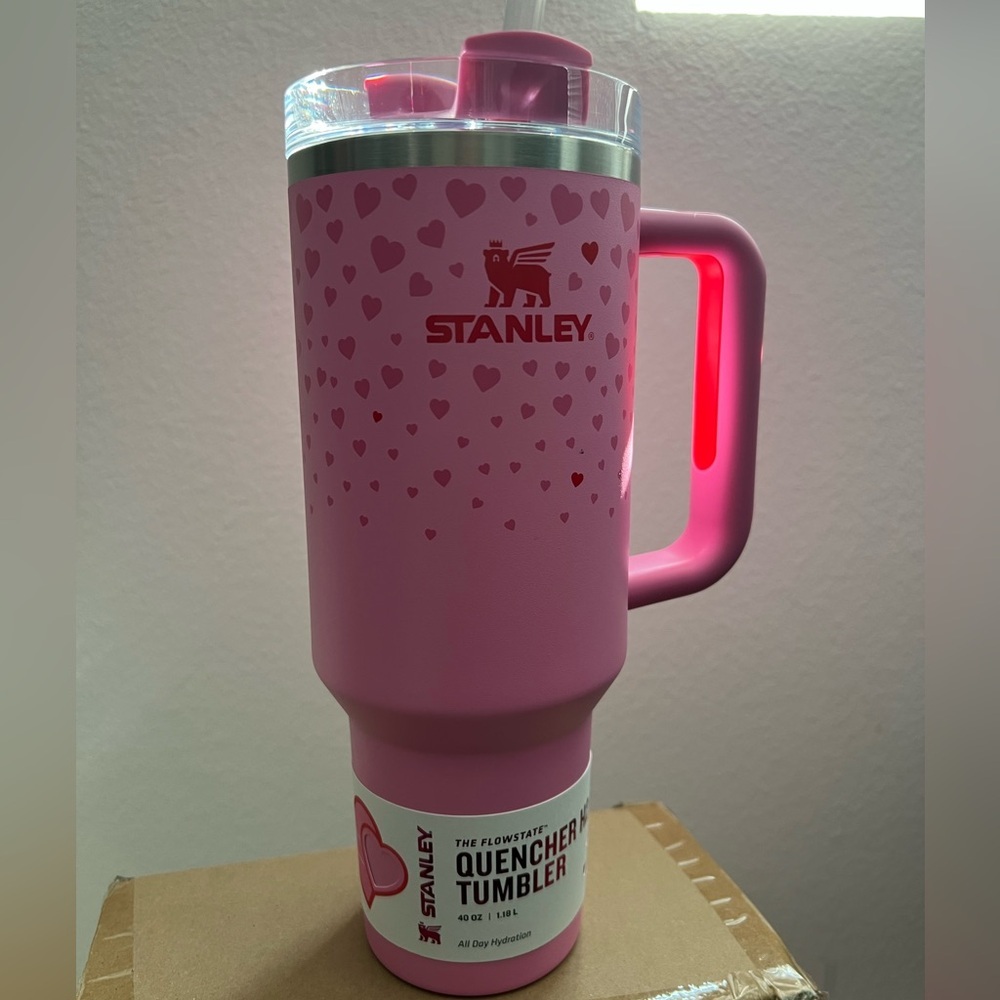 Stanley Tumbler Pink 40oz - Sweet Hearts - Picture 3 of 4